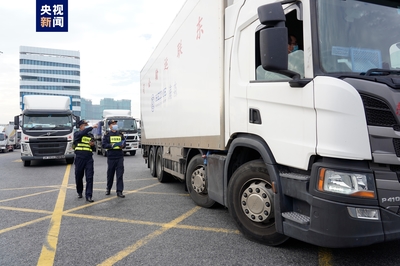 湾区通关再提速!首票粤港"一单两报" 货物顺利抵港