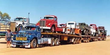 酷炫 专门出轨的小火车 原来澳洲的火车可以在公路上开,揭秘土澳才有的公路列车