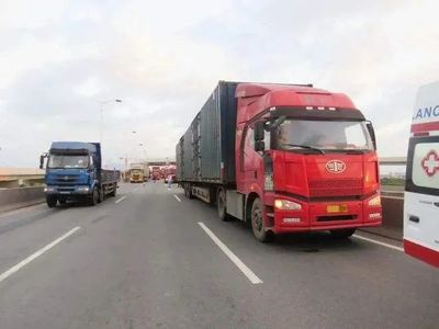 交通运输部保障砂石及冷链货运畅通，助力地方经济平稳运行