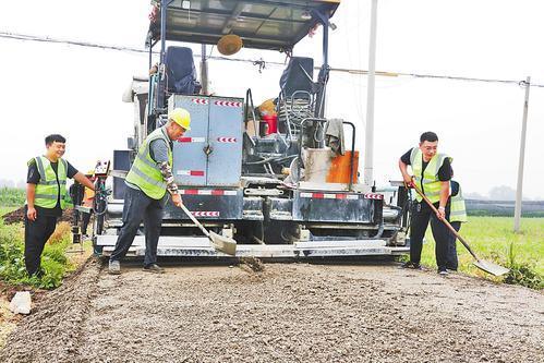 农村公路拓宽乡村经济圈 冷藏车道路运输的助推作用